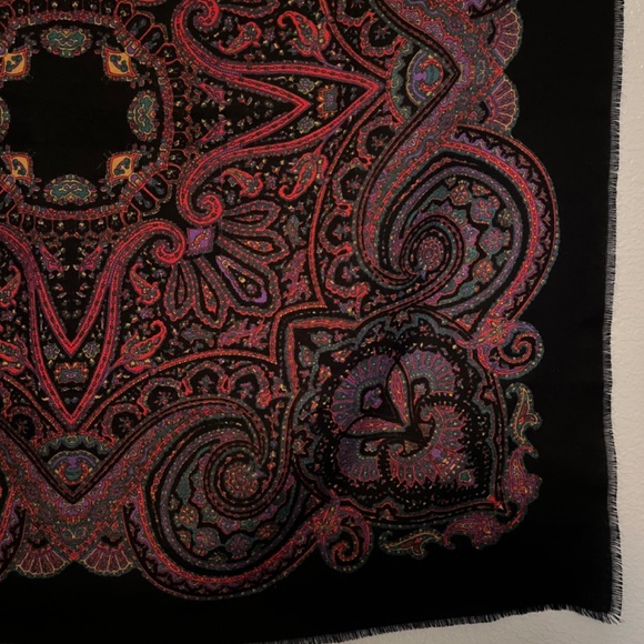 100% polyester scarf made in Italy - Picture 5 of 8